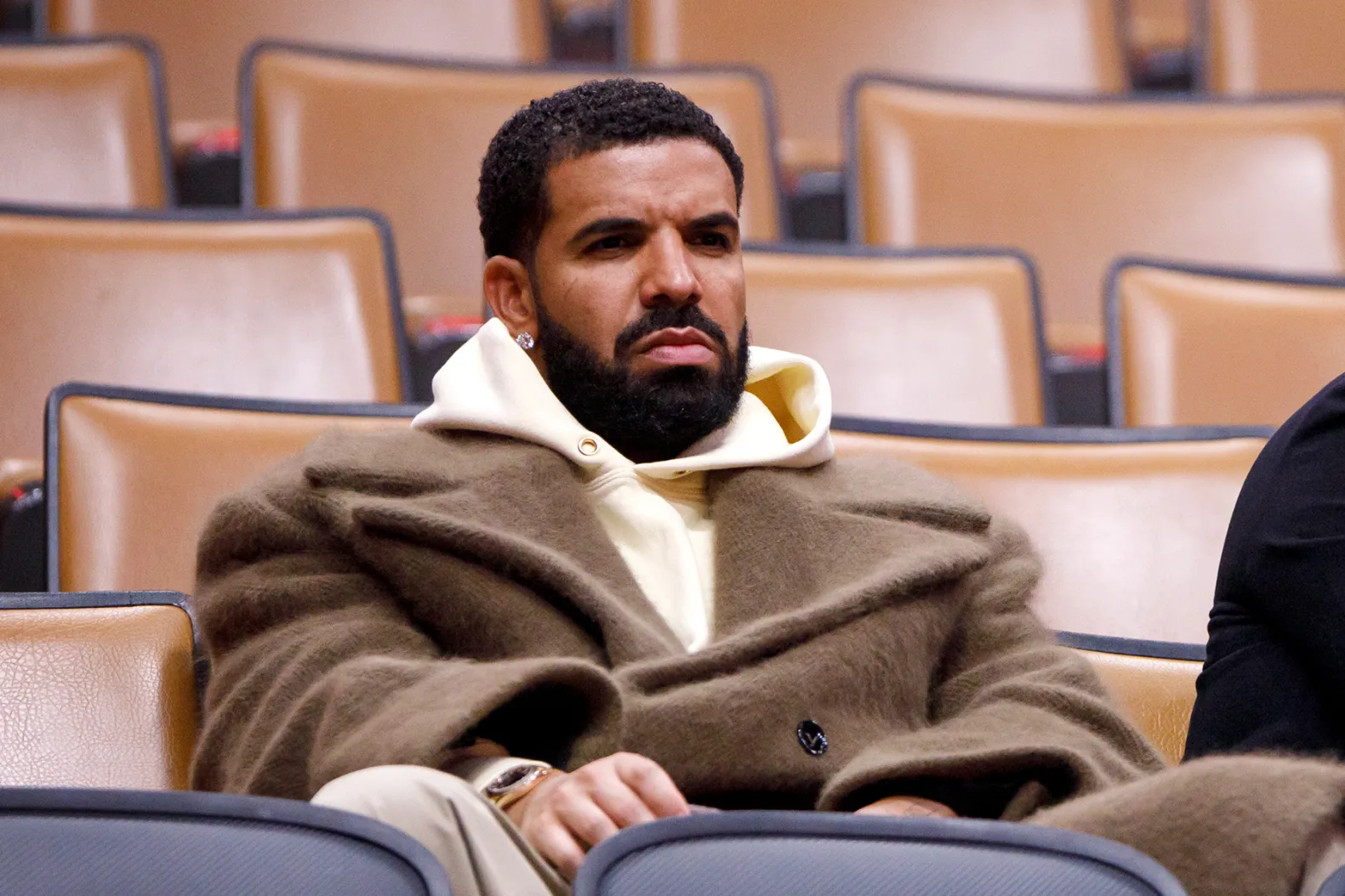 Drake: Master of Versatility in the Music World 9 - Kanye West Shop 01HWW78G474WKC72FG5S2NRJFH - Kanye West Shop