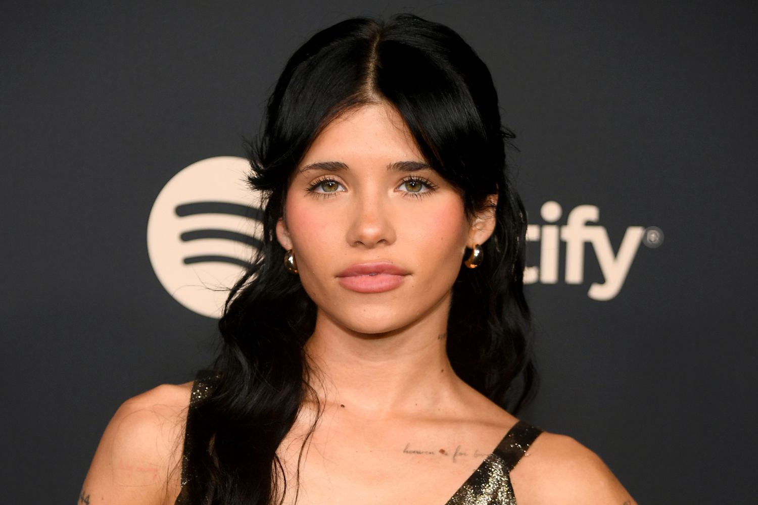 Nessa Barretts Social Media Influence Connecting with Fans in the Digital Age 3 - Kanye West Shop Nessa Barrett 112024 1 016e57996bef468ebd75b3b5cfcec189 - Kanye West Shop