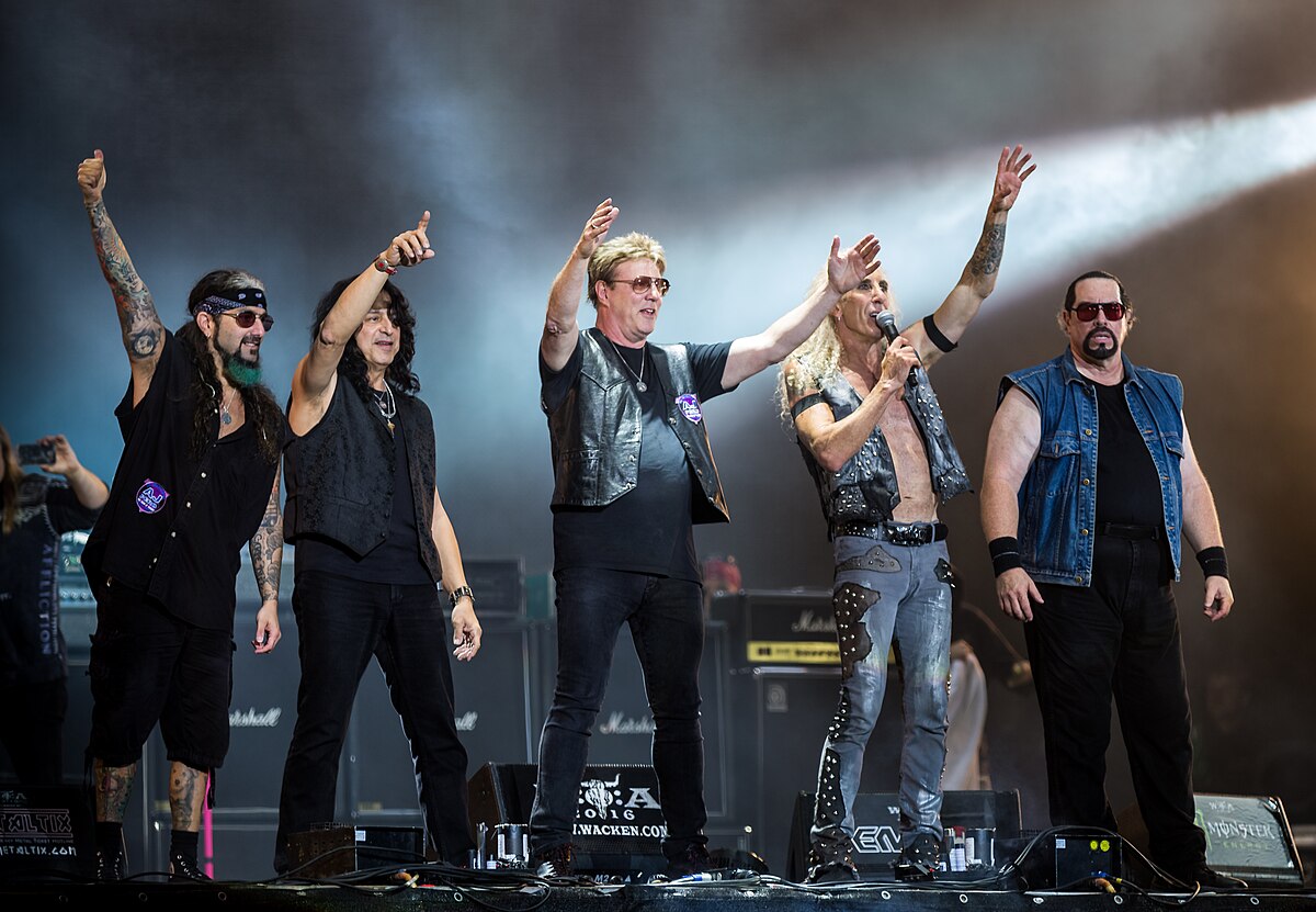 Discover how Twisted Sister proved that rock and theatricality go hand in hand. 5 - Kanye West Shop 1200px Twisted Sister Wacken Open Air 2016 AL3864 - Kanye West Shop